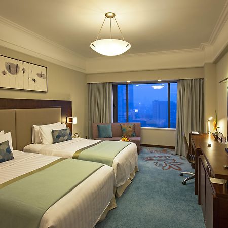 Shangri-La Qingdao - May Fourth Square Екстер'єр фото