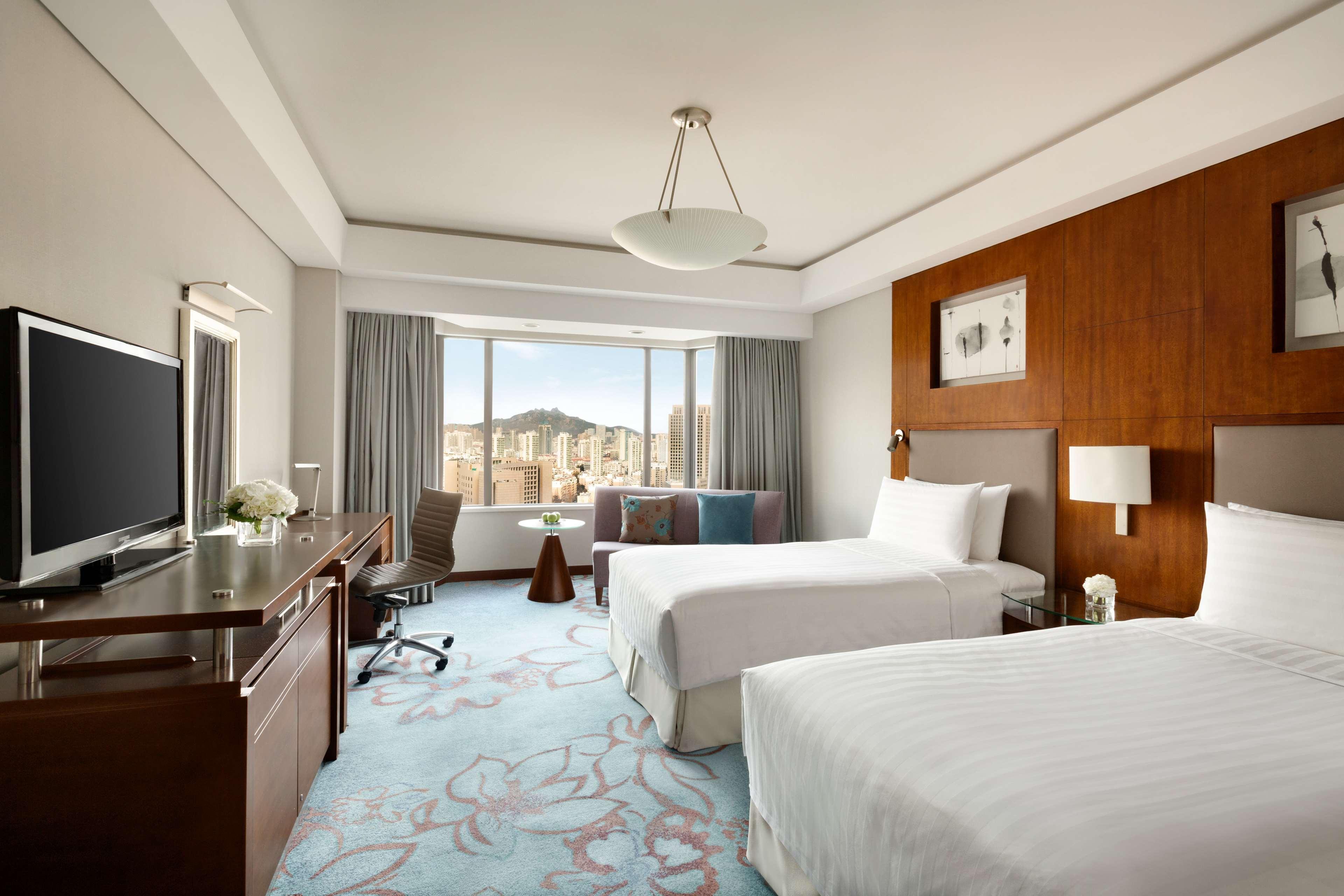 Shangri-La Qingdao - May Fourth Square Екстер'єр фото