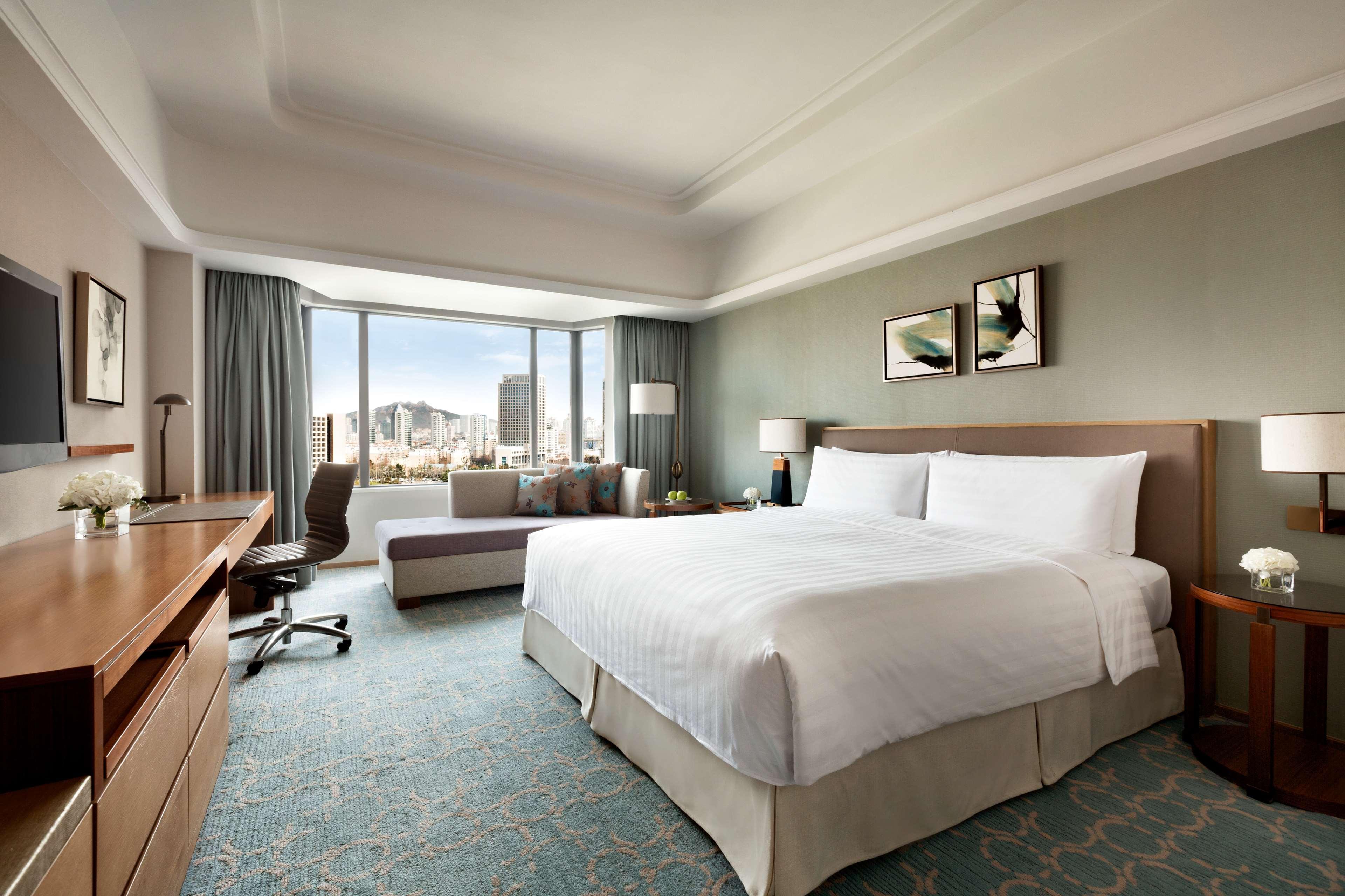 Shangri-La Qingdao - May Fourth Square Екстер'єр фото