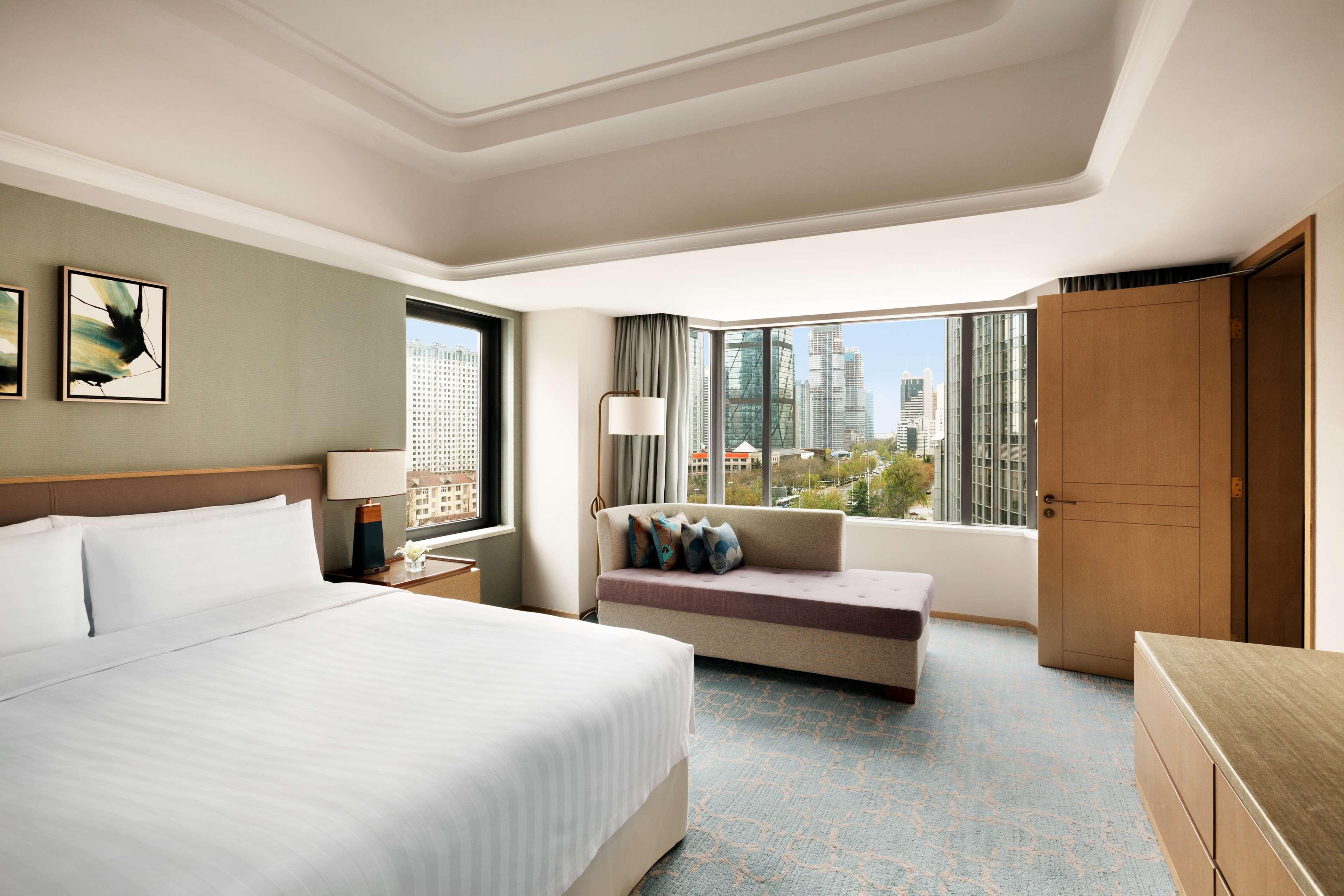 Shangri-La Qingdao - May Fourth Square Екстер'єр фото